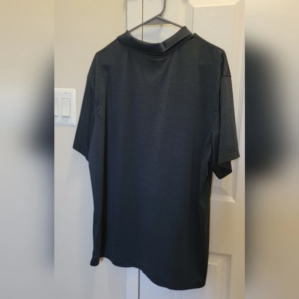 2 Members Mark Active Polo t-shirts - Textured Jacquard - 1 Gray/ 1 Black - Picture 4 of 6